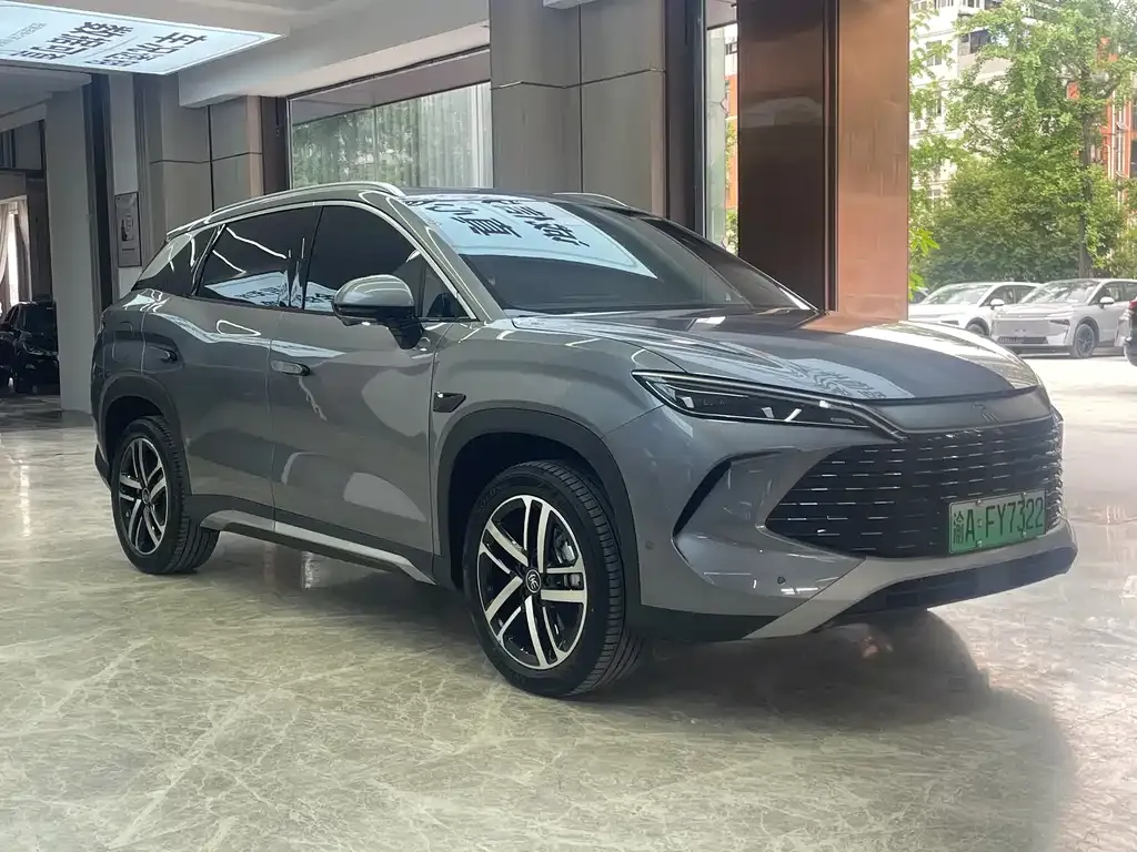 BYD L DM-i — фото 10