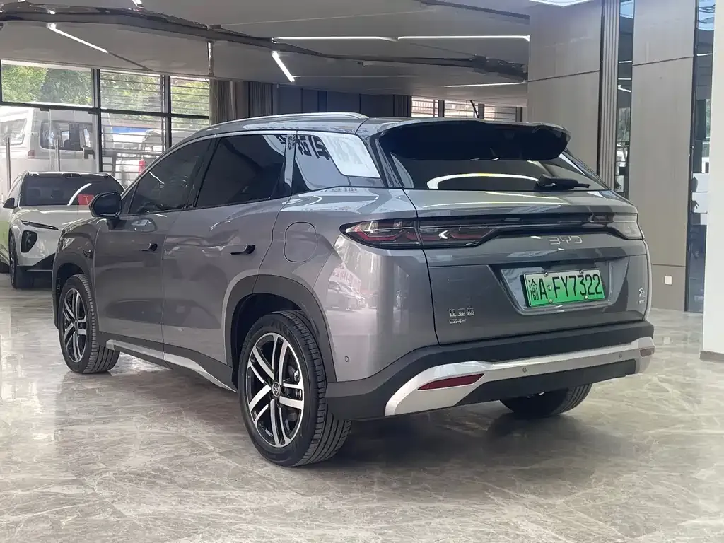 BYD L DM-i — фото 8
