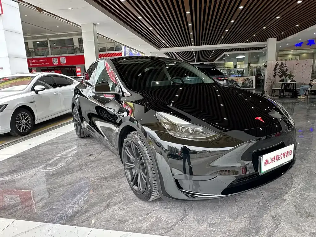 Tesla Model Y — фото 7