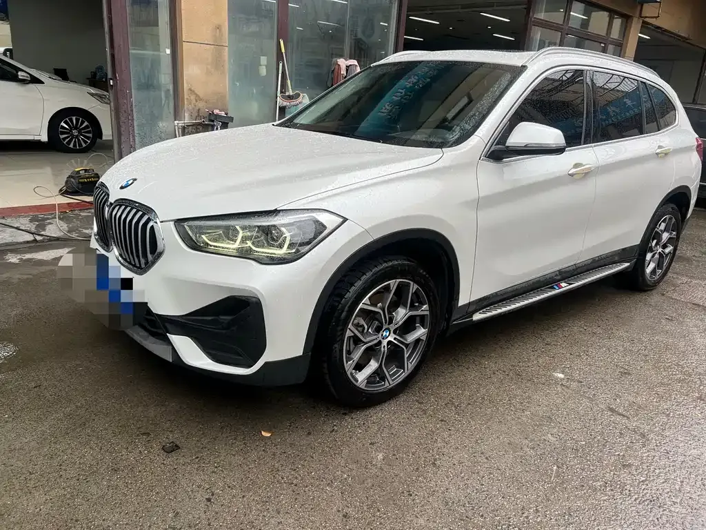 BMW X1 — фото 1