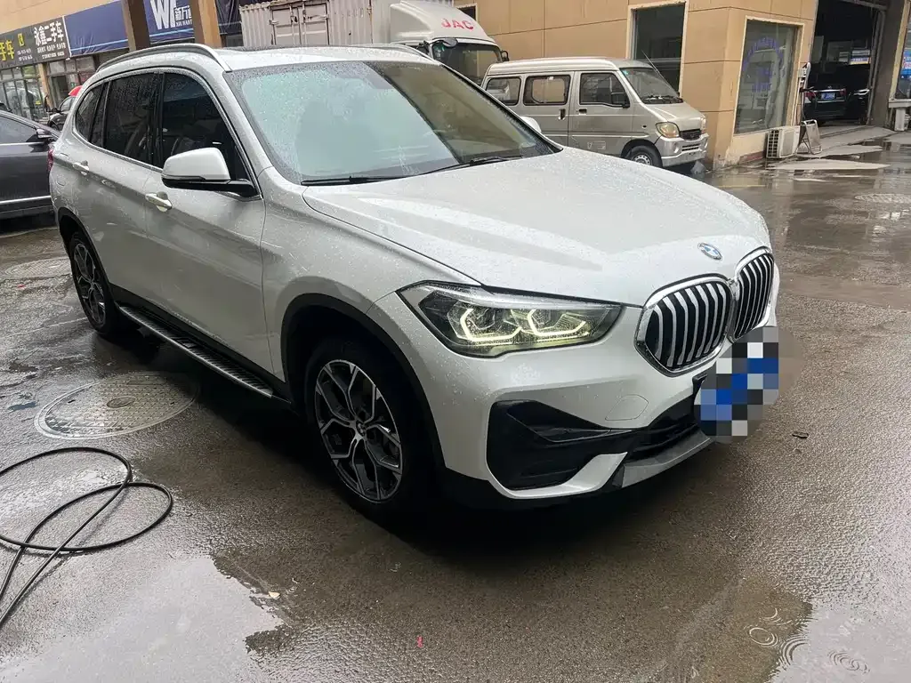 BMW X1 — фото 8