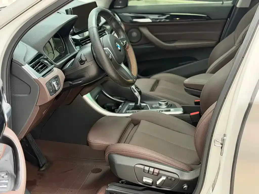 BMW X1 2021 из CN, фото 3