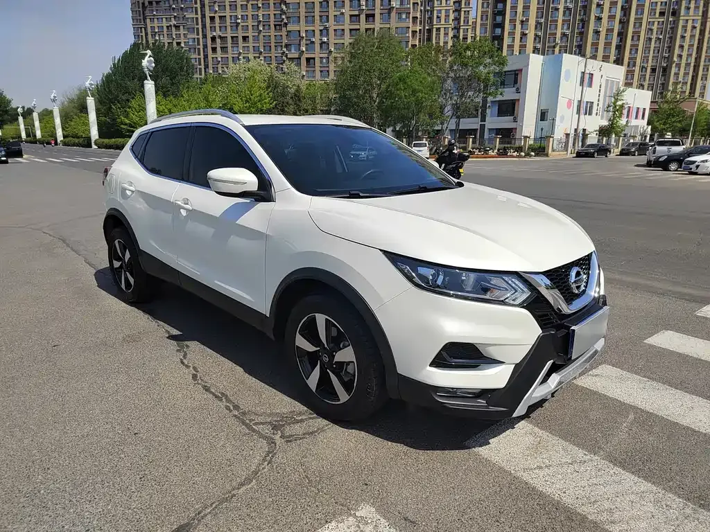 Nissan Qashqai — фото 7