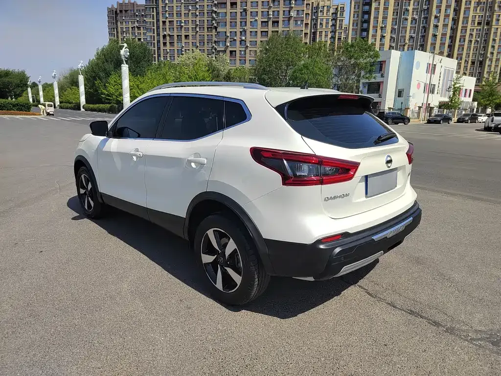 Nissan Qashqai — фото 10