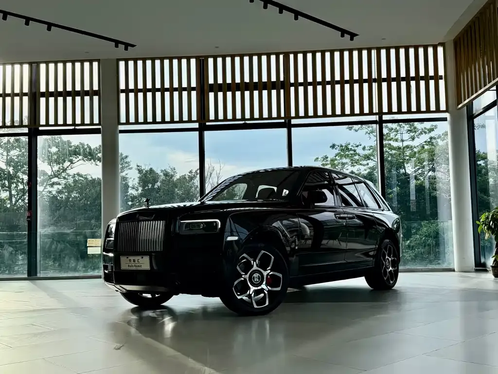 Rolls-Royce Cullinan — фото 1