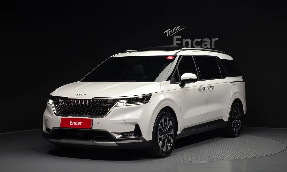 Kia Carnival — фото 1