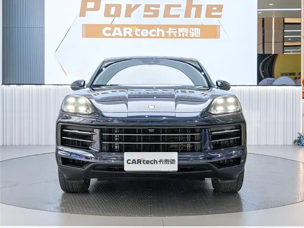 Porsche Cayenne — фото 1