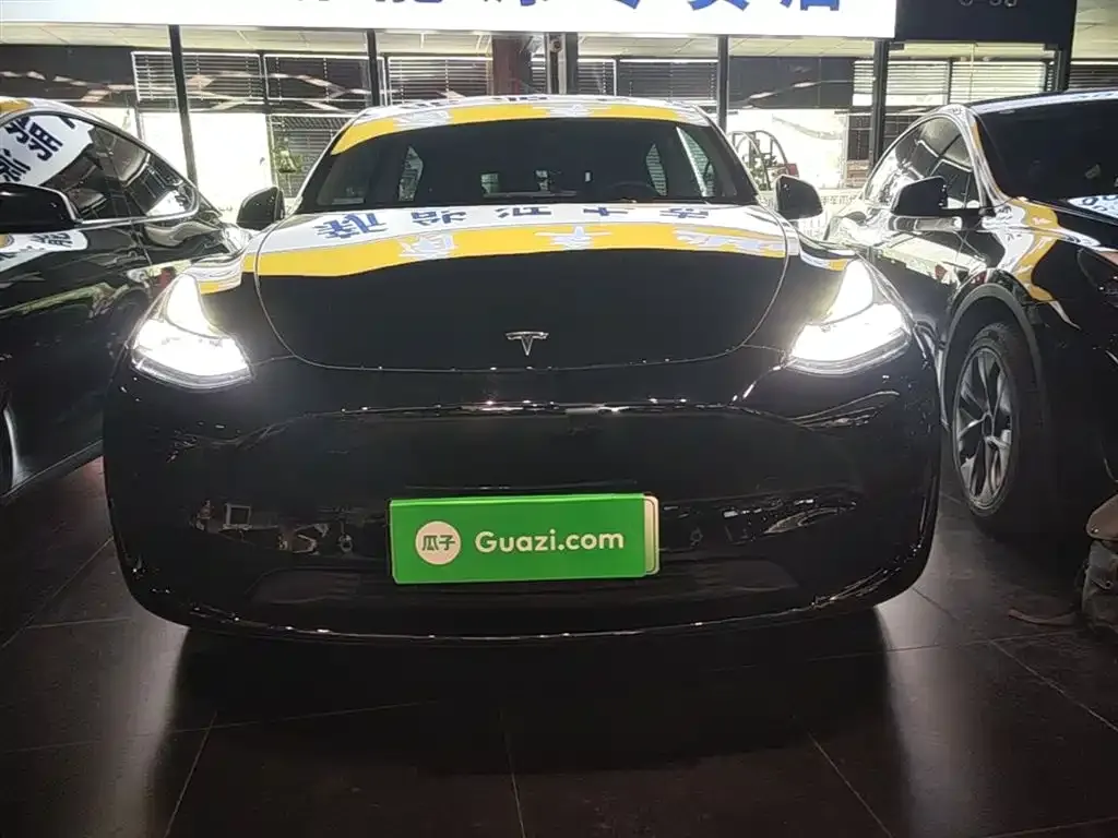 Tesla Model Y — фото 5
