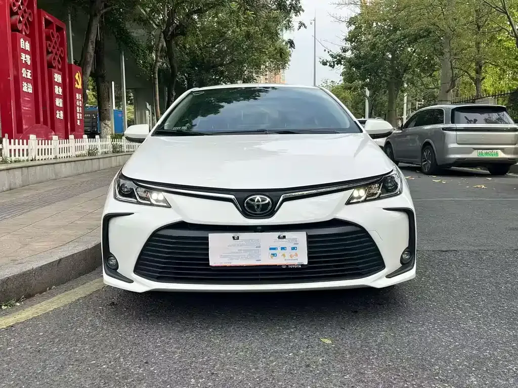 Toyota Corolla — фото 6