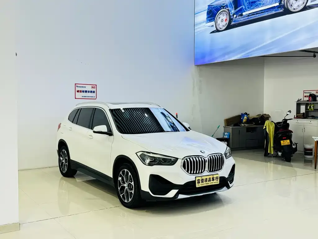 BMW X1 — фото 1
