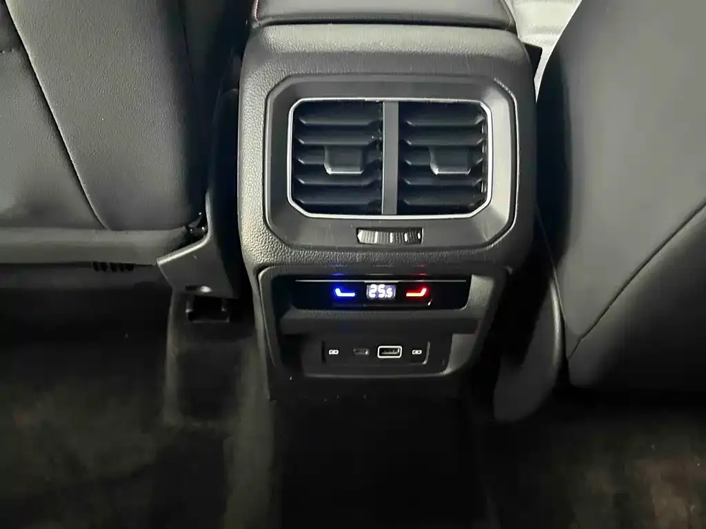 Volkswagen Tiguan X 2023 из CN, фото 2
