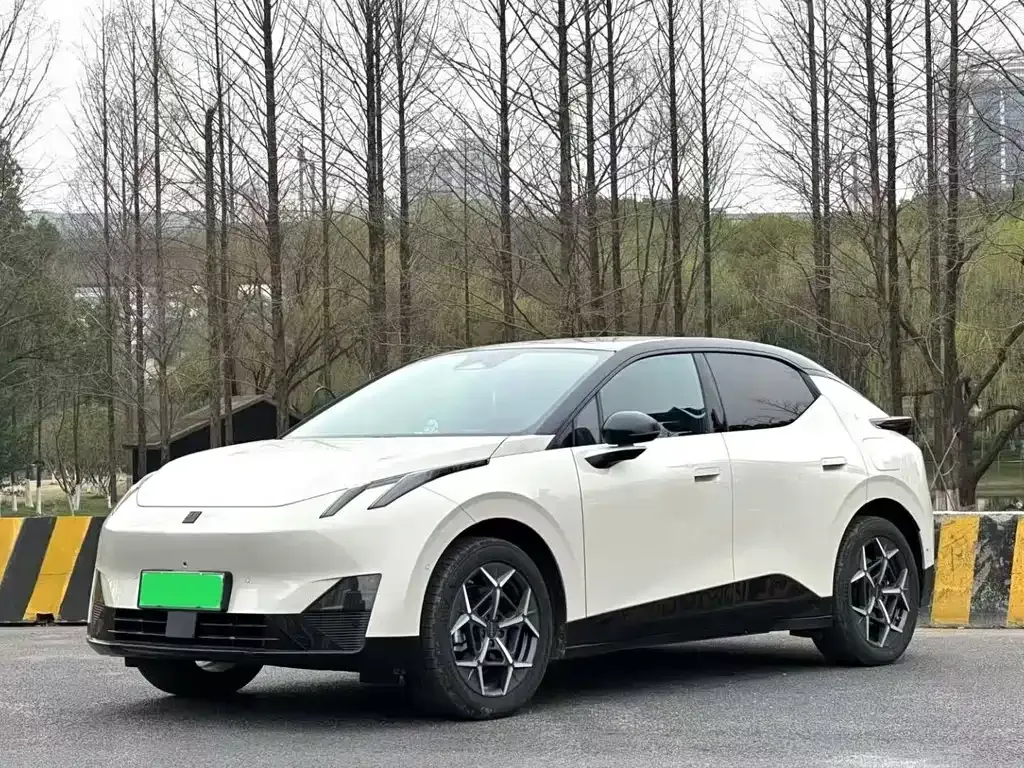 Lynk & Co Z20