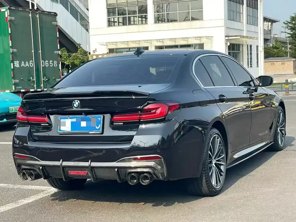 BMW 5 Series 2023 из CN, фото 4