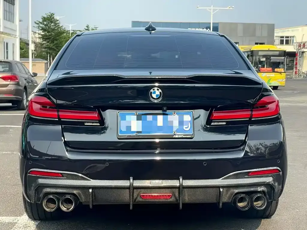 BMW 5 Series 2023 из CN, фото 6