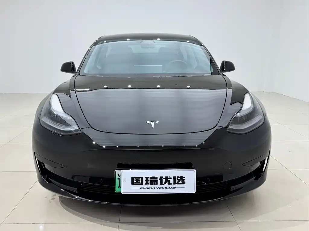 Tesla Model 3 — фото 5