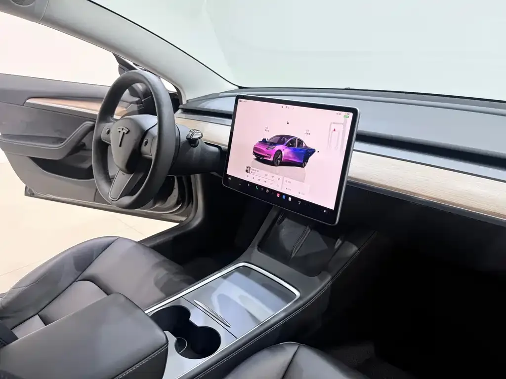 Tesla Model 3 — фото 6