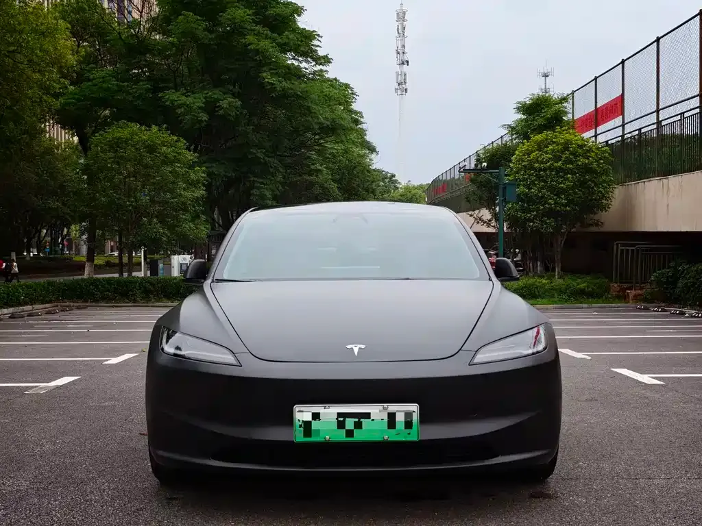 Tesla Model 3 — фото 7