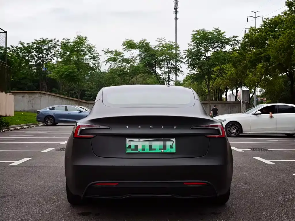 Tesla Model 3 — фото 5