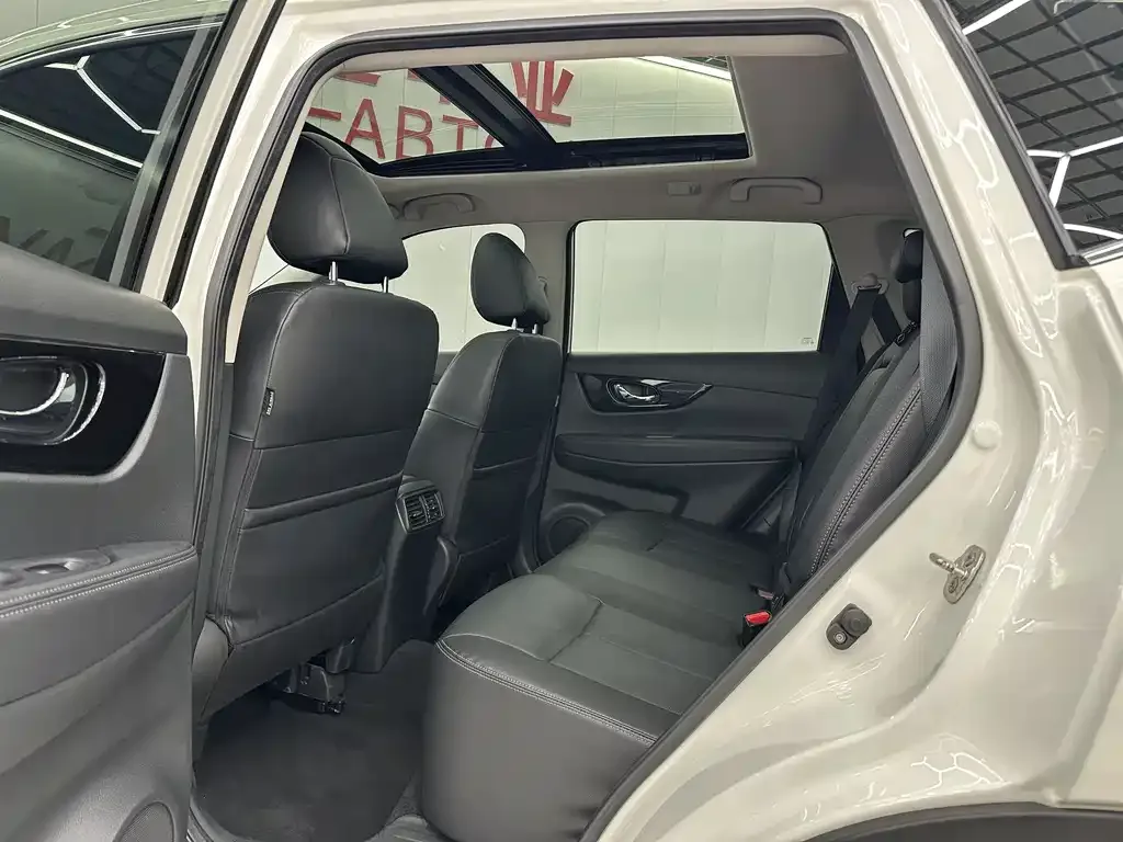 Nissan X-Trail — фото 10