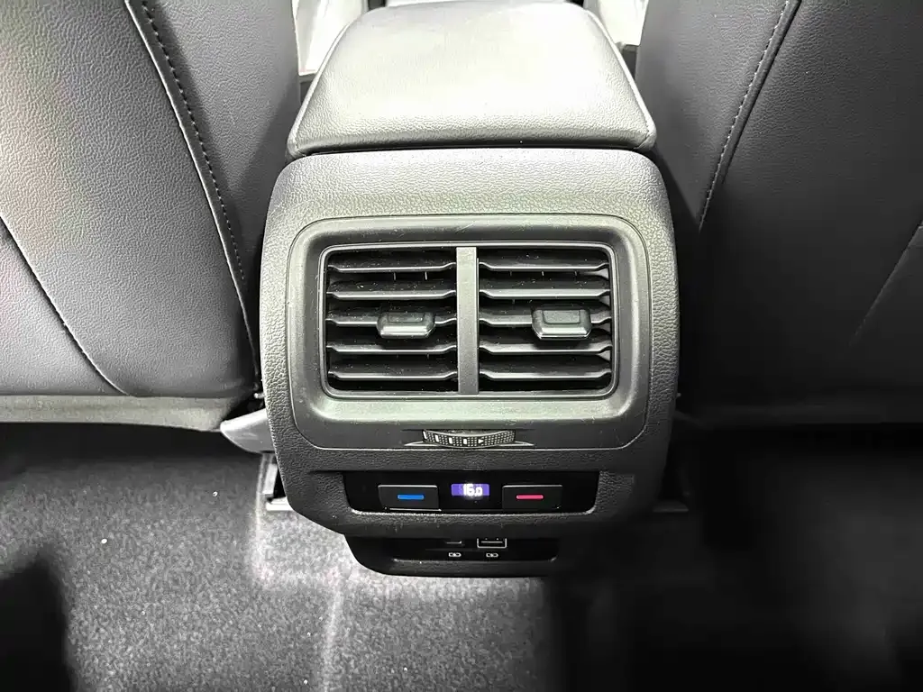 Volkswagen Touran 2022 из CN, фото 9