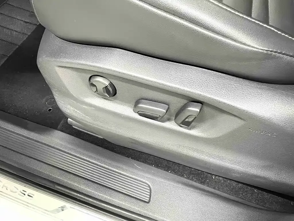Volkswagen Touran 2022 из CN, фото 7