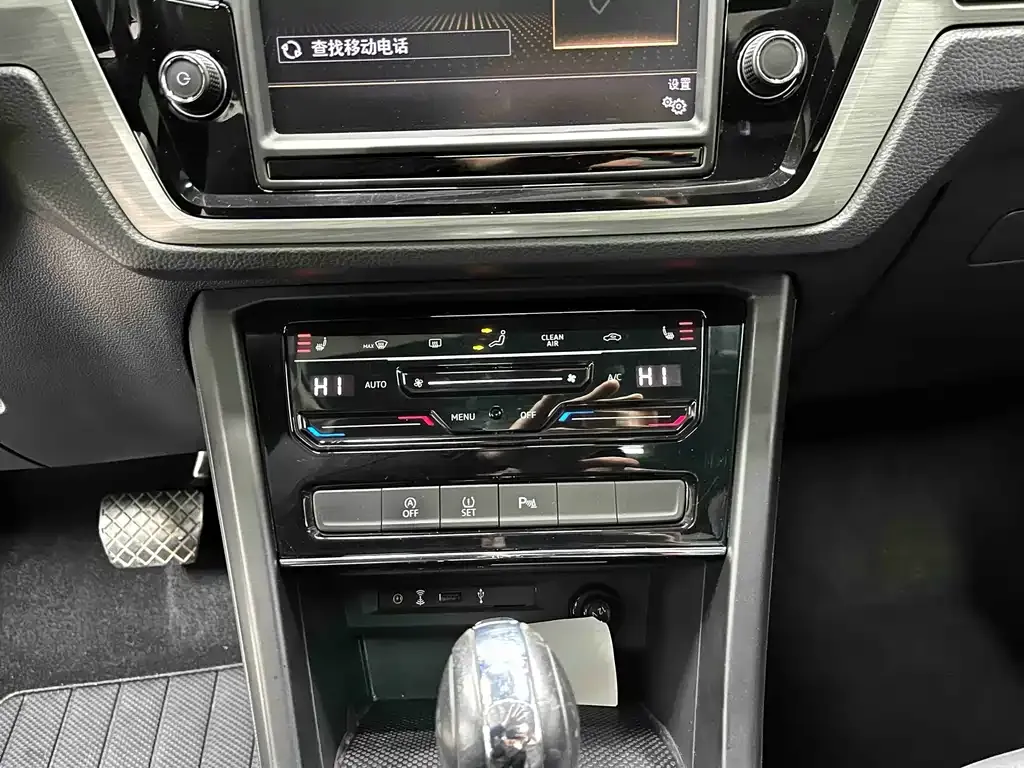 Volkswagen Touran 2022 из CN, фото 10