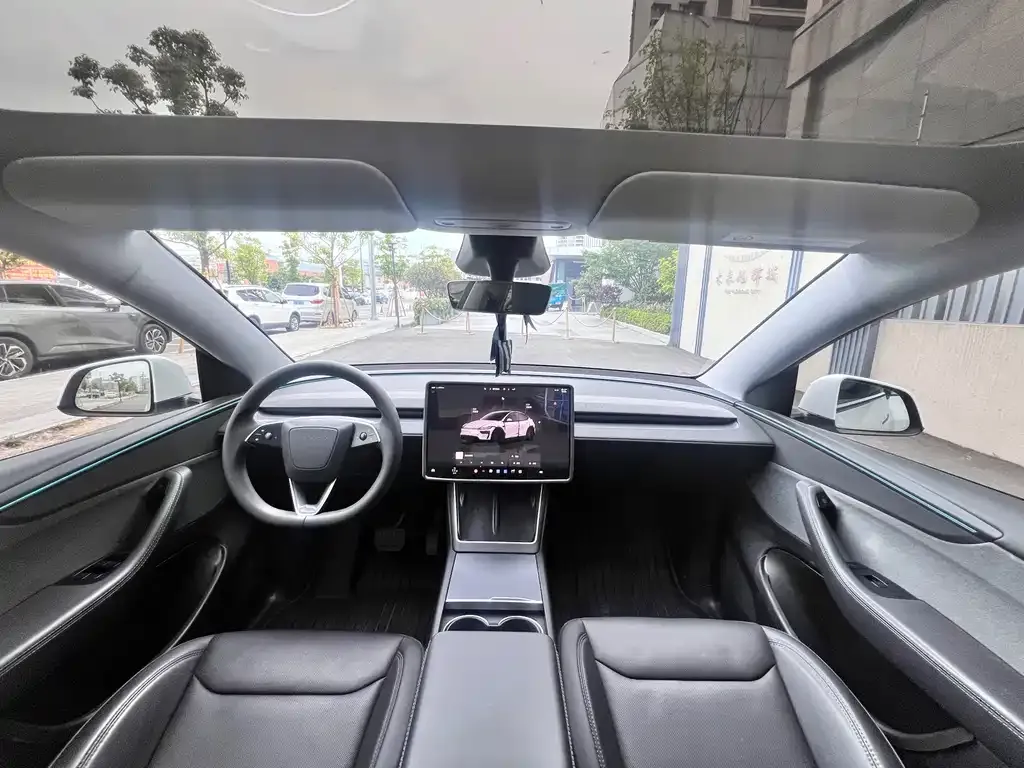 Tesla Model Y — фото 5