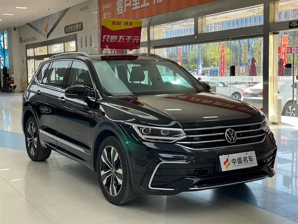 Volkswagen Tiguan L — фото 3