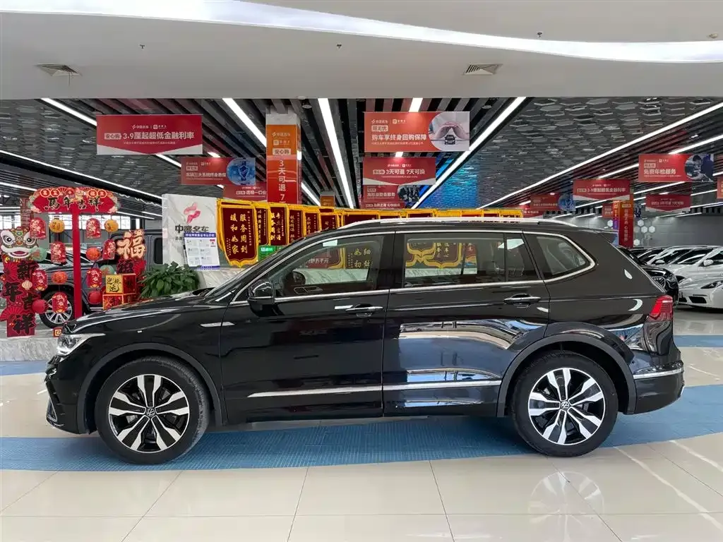 Volkswagen Tiguan L — фото 7
