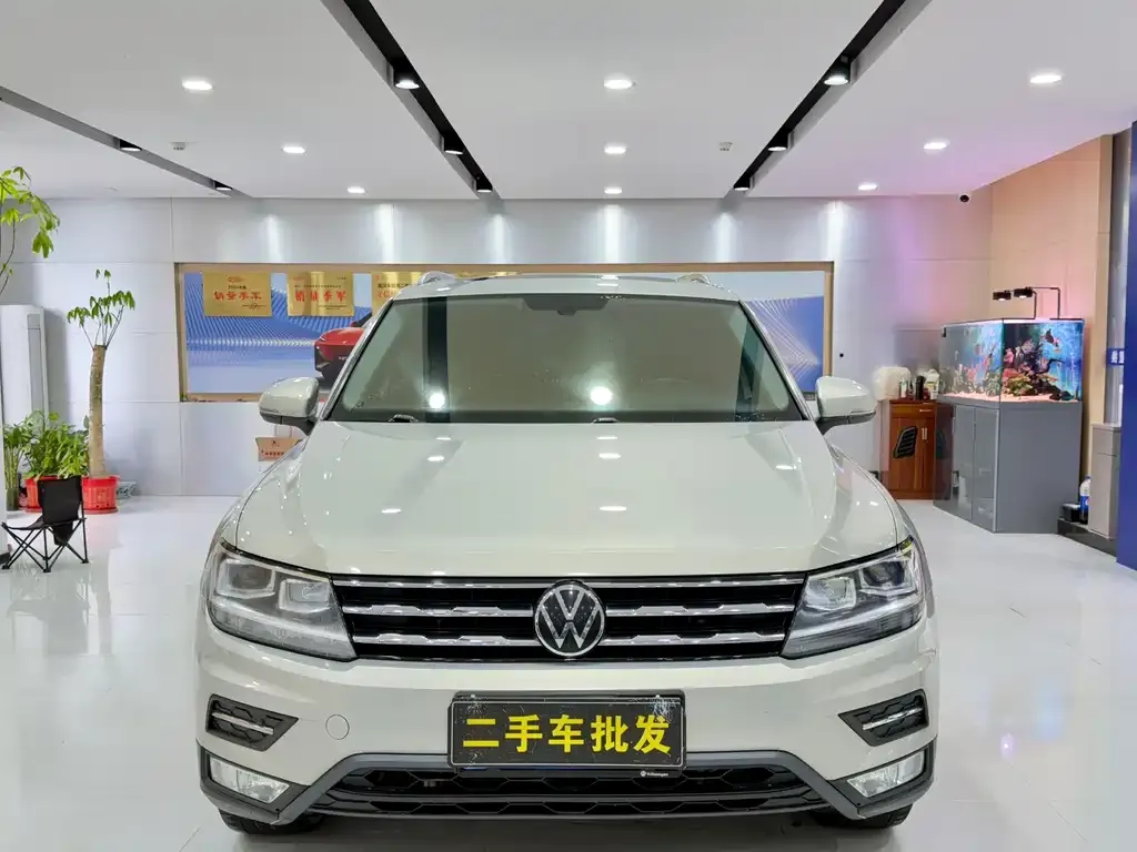 Volkswagen Tiguan L — фото 6