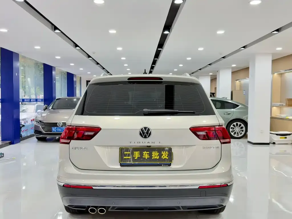 Volkswagen Tiguan L — фото 2