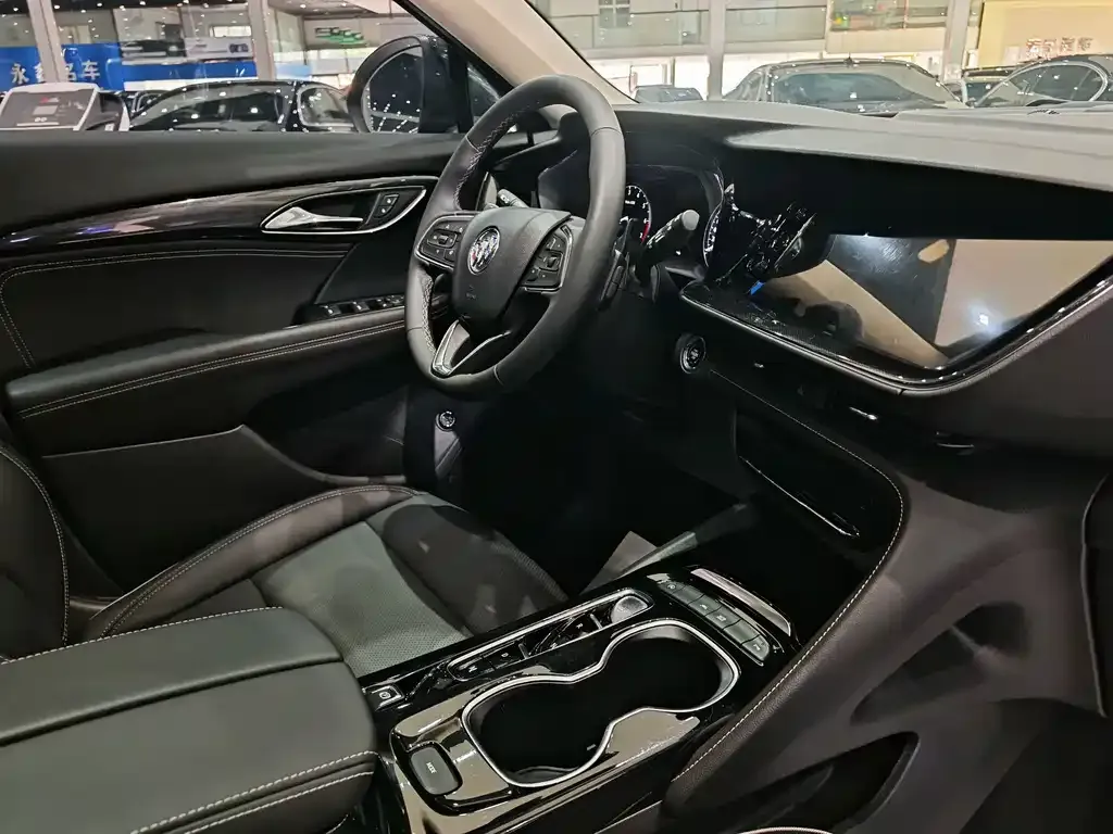 Buick Envision Plus — фото 9