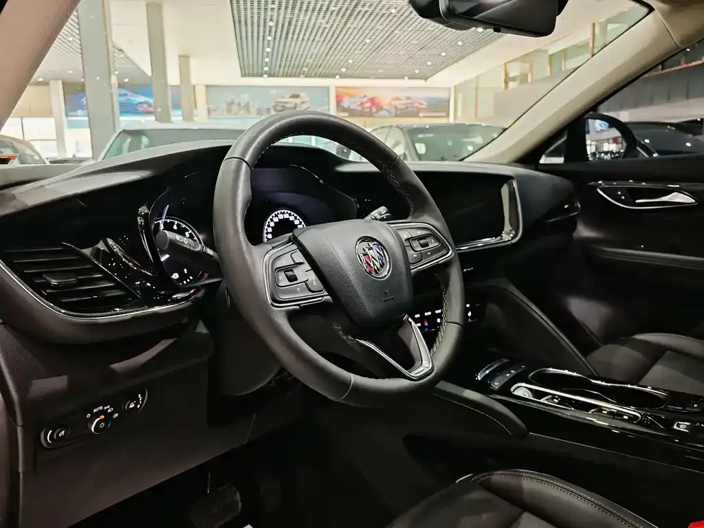 Buick Envision Plus — фото 6