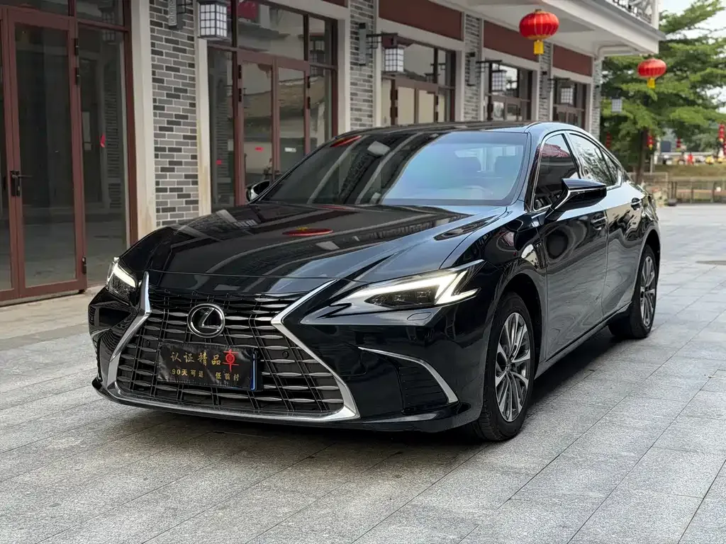 Lexus ES — фото 1