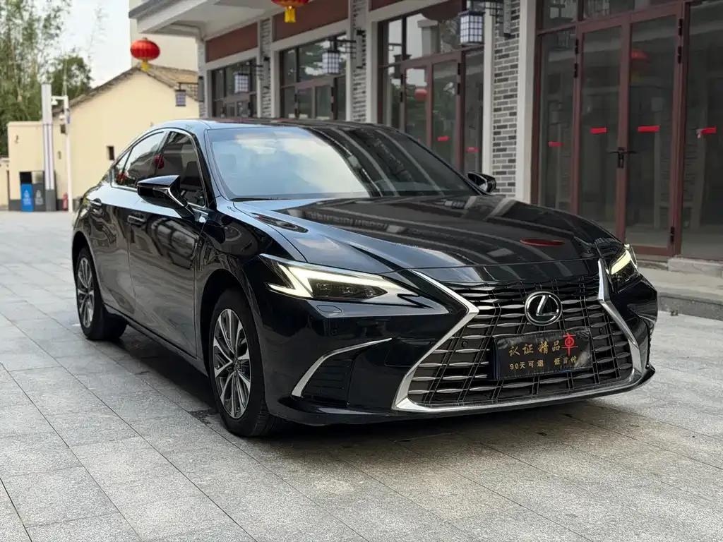 Lexus ES — фото 8