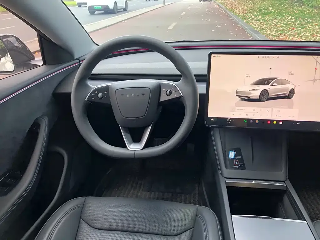 Tesla Model 3 — фото 6