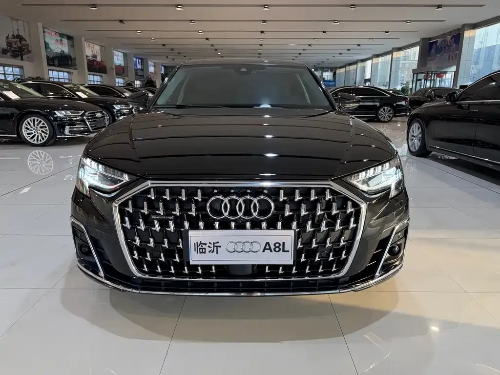 Audi A8 — фото 5