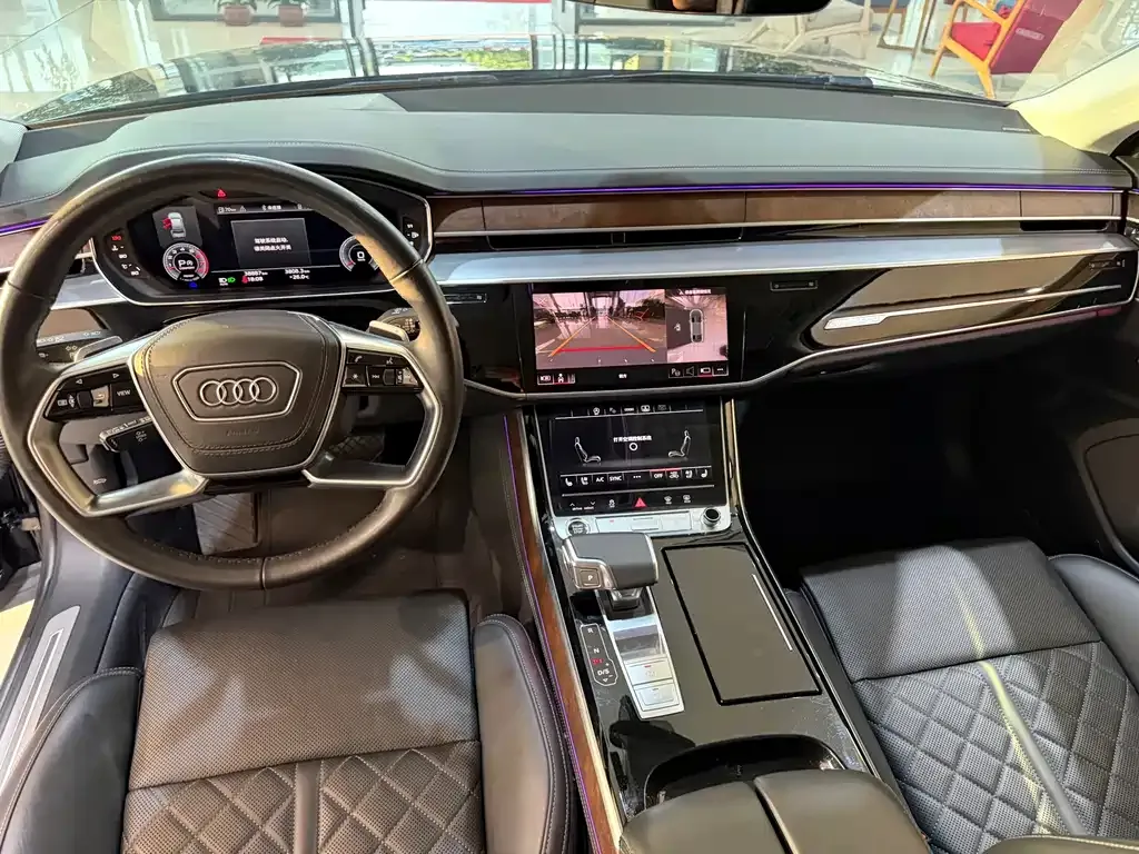 Audi A8 — фото 8