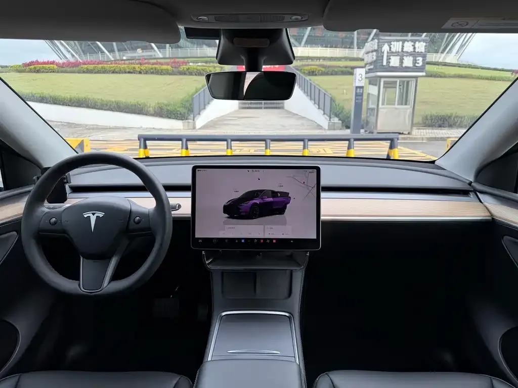 Tesla Model Y — фото 3