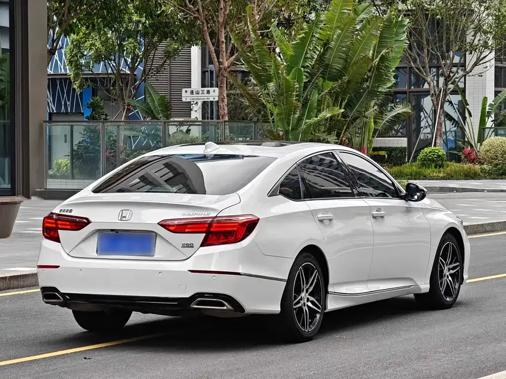Honda Inspire — фото 5