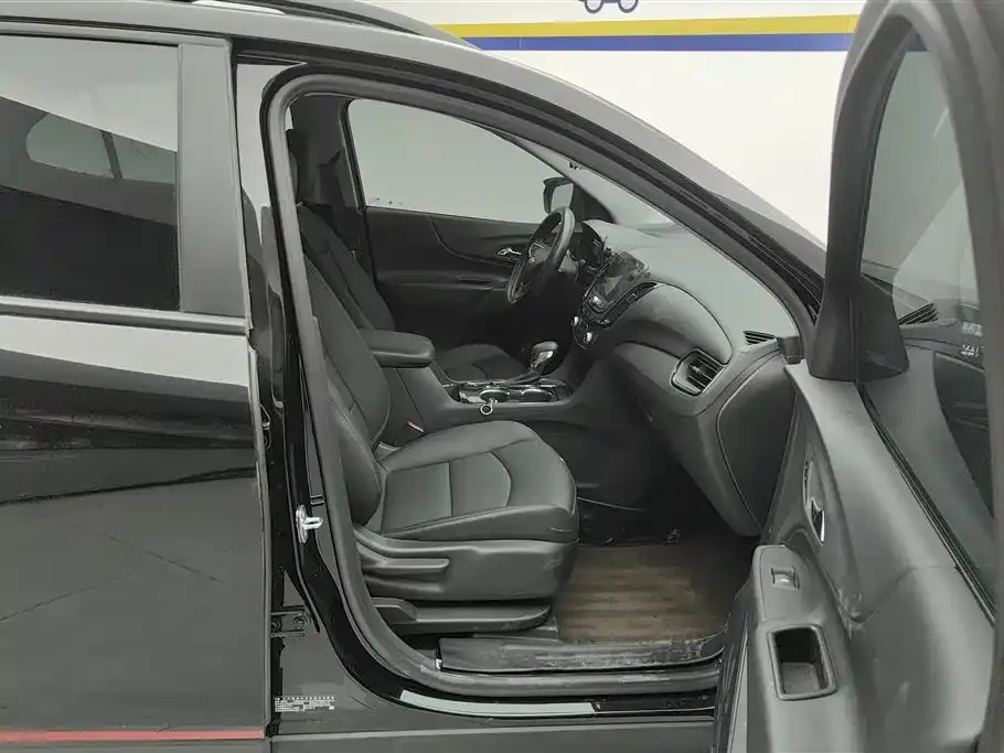 Chevrolet Equinox 2023 из CN, фото 5