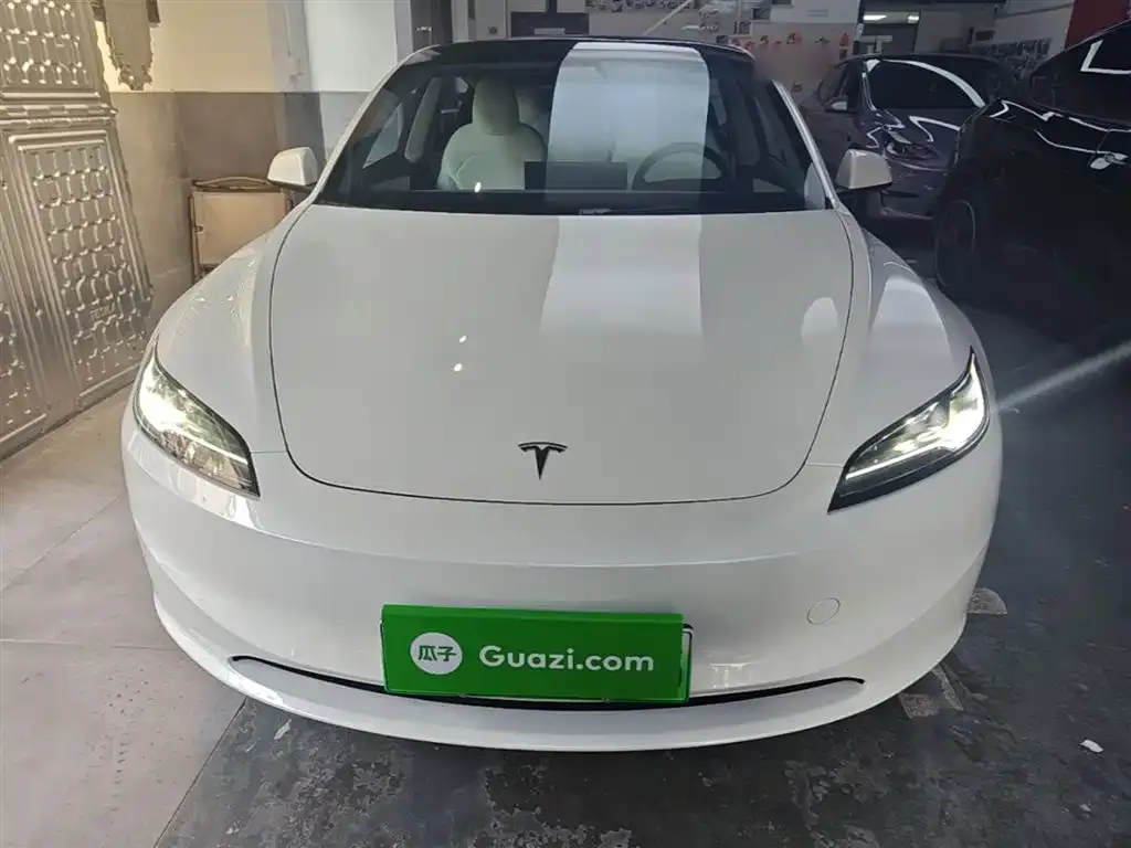 Tesla Model 3 — фото 10