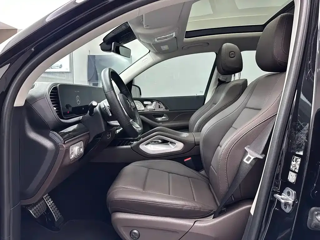 Mercedes-Benz GLS — фото 9