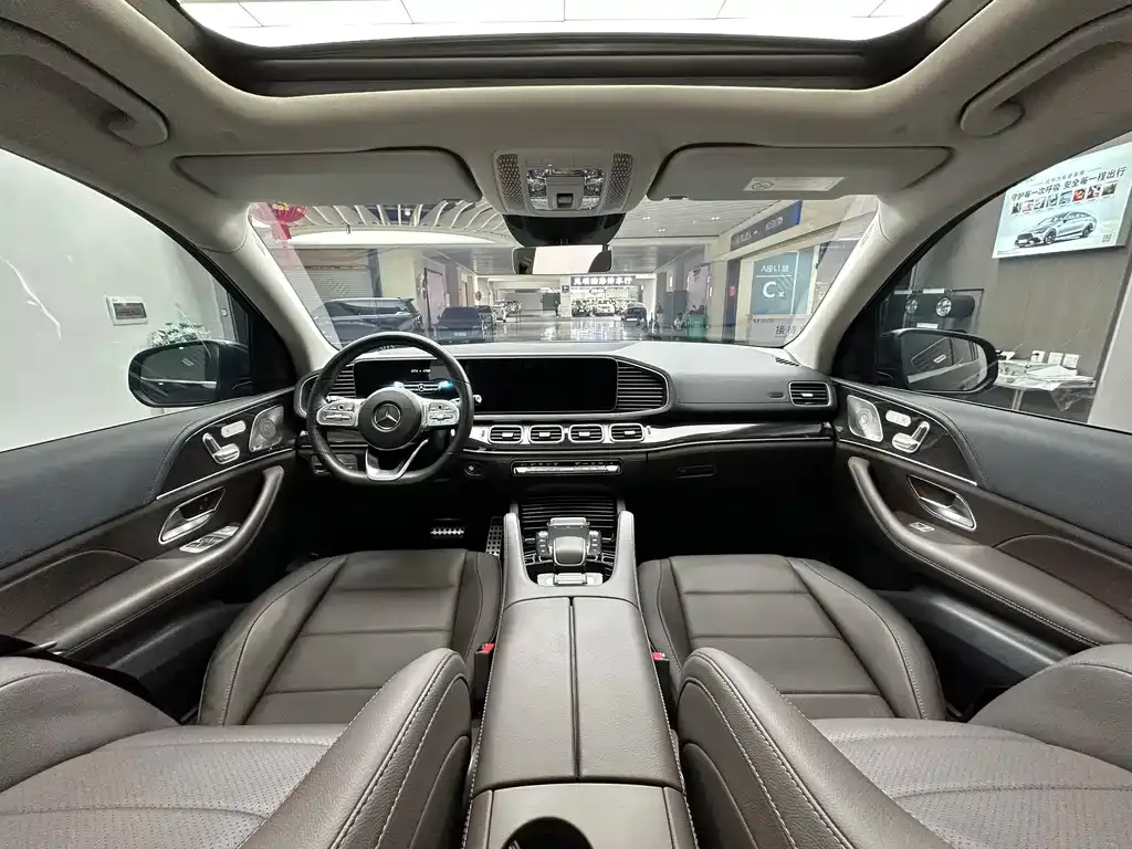 Mercedes-Benz GLS — фото 10