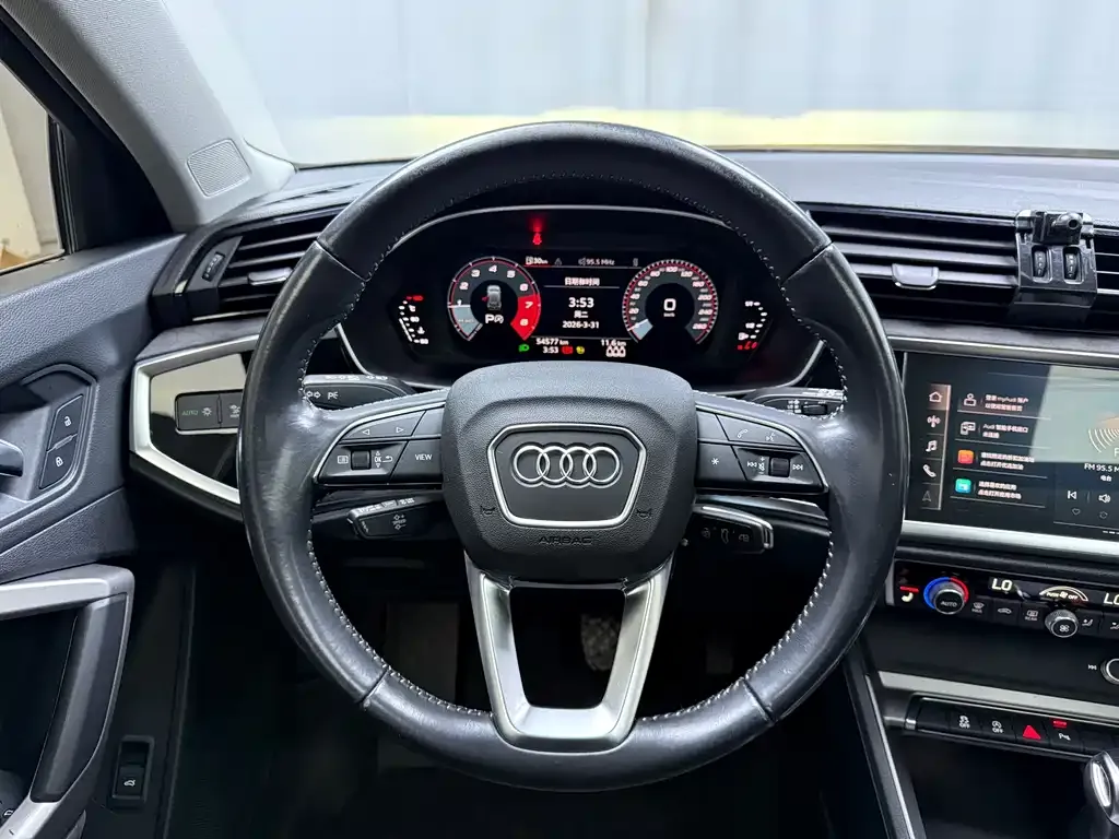 Audi Q3 — фото 7