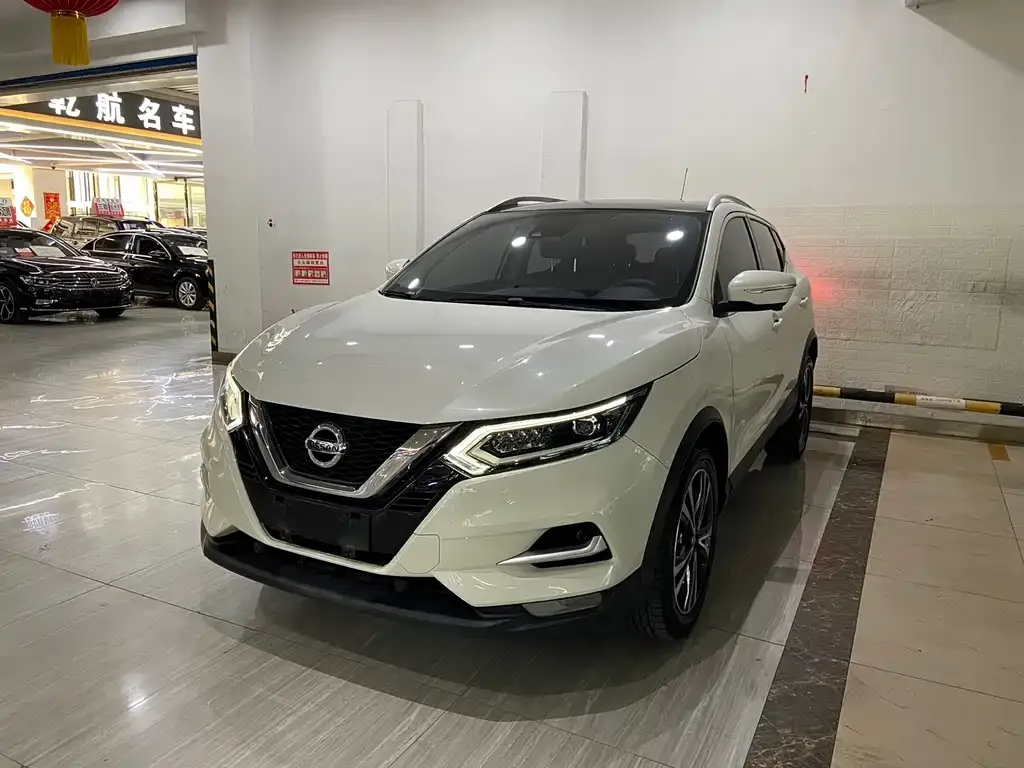 Nissan Qashqai — фото 1