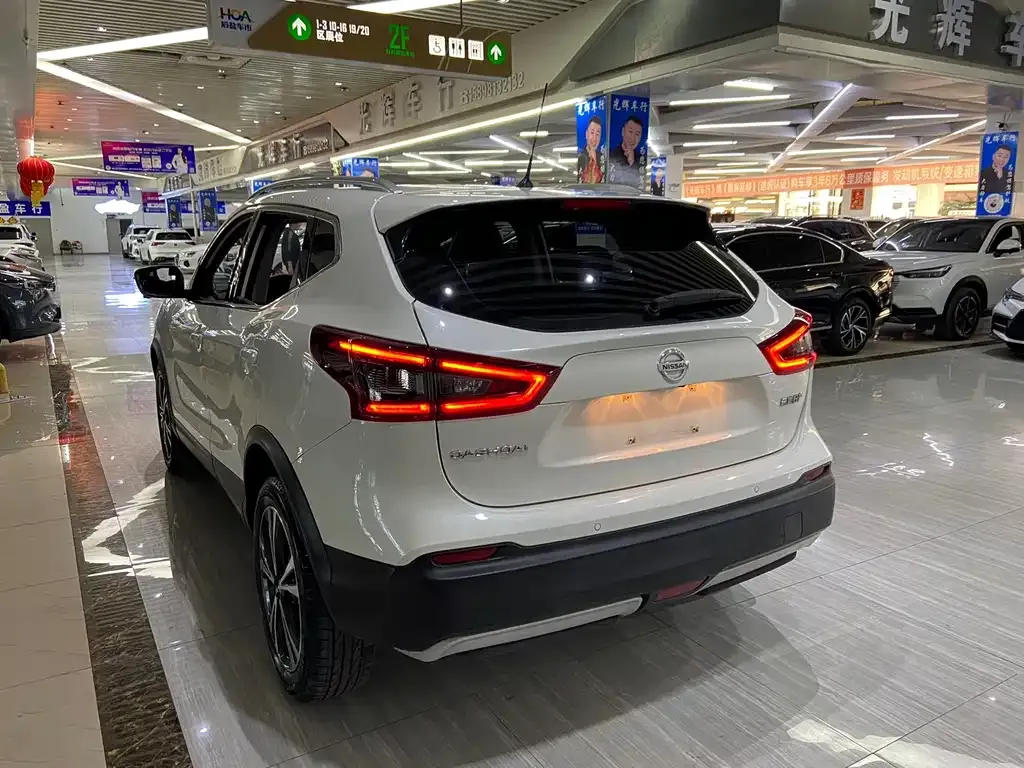 Nissan Qashqai — фото 6