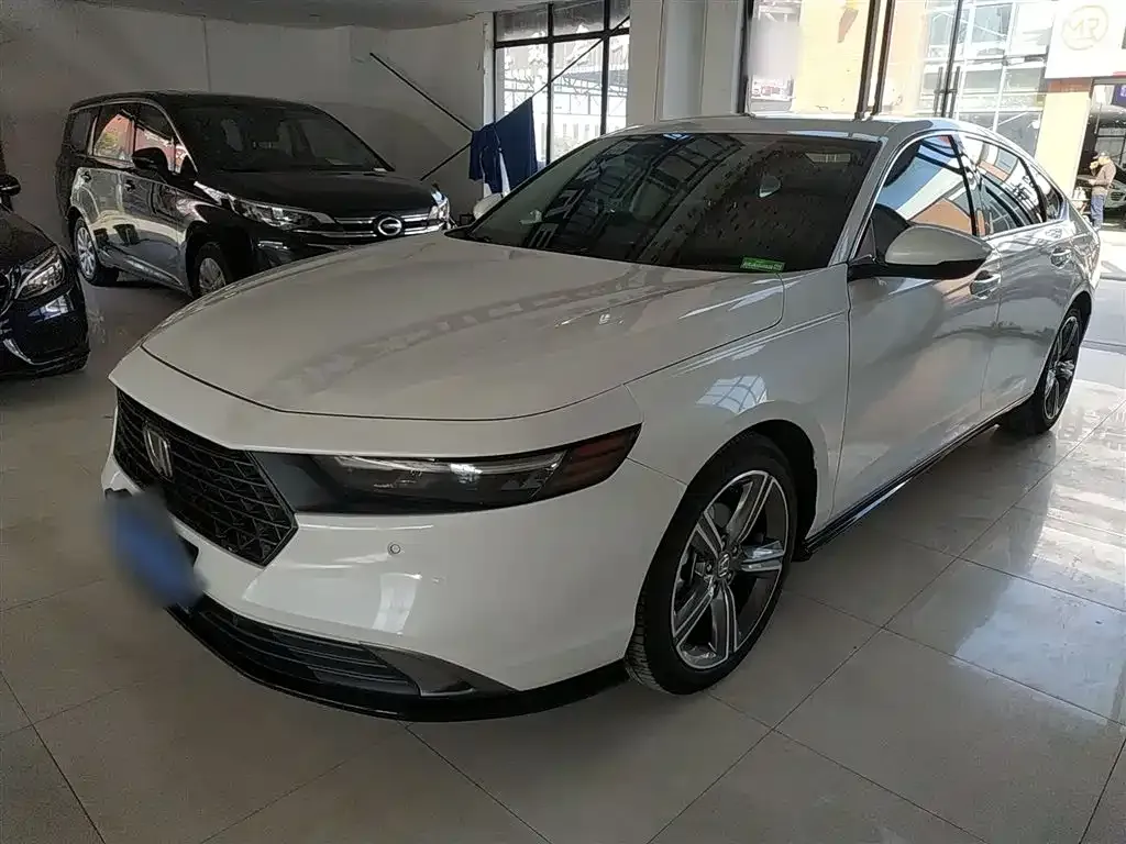 Honda Accord — фото 1