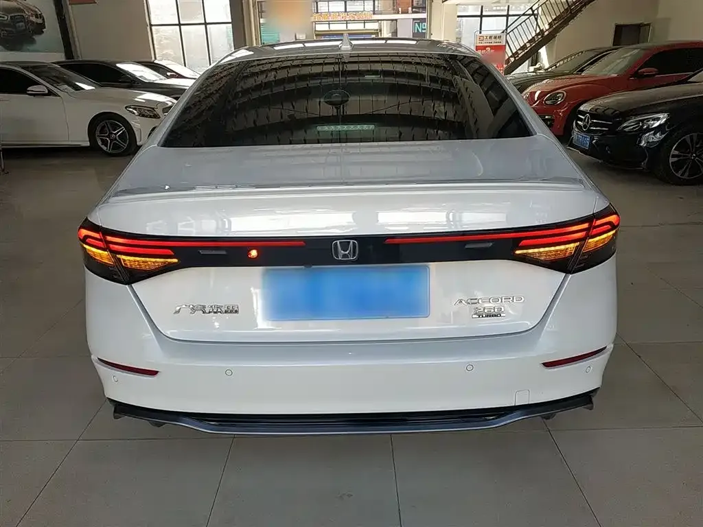 Honda Accord — фото 4