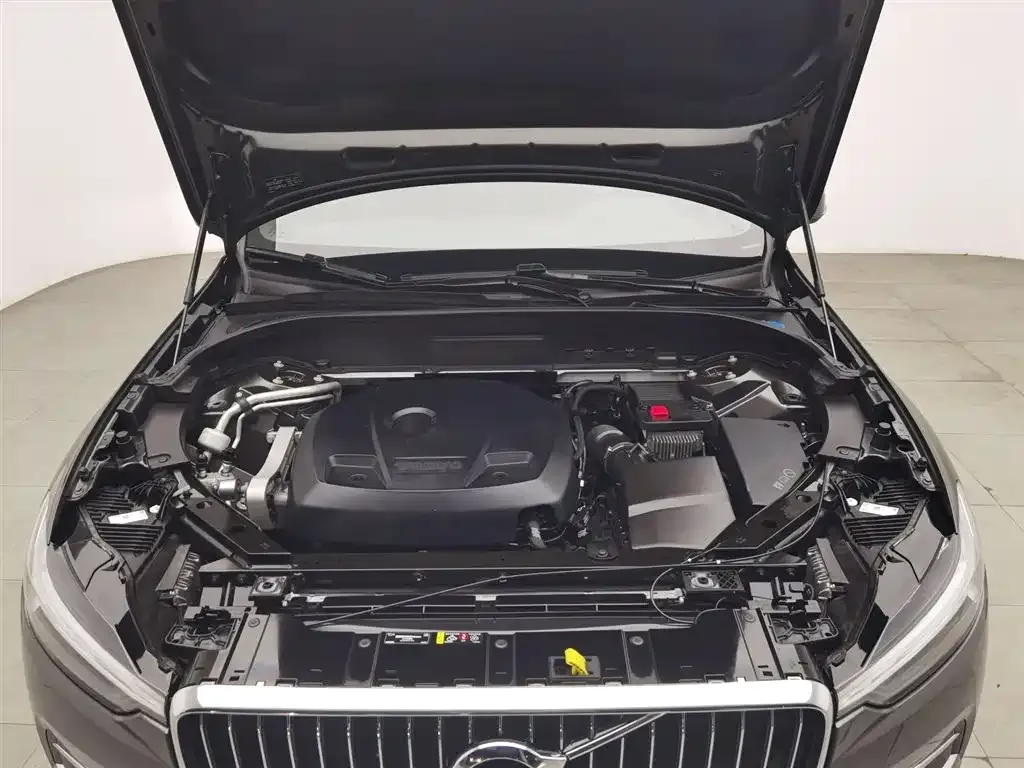 Volvo XC60 2021 из CN, фото 5